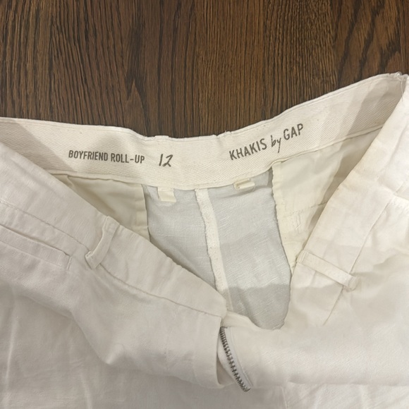 Gorgeous white linen Bermuda shorts - Picture 2 of 5